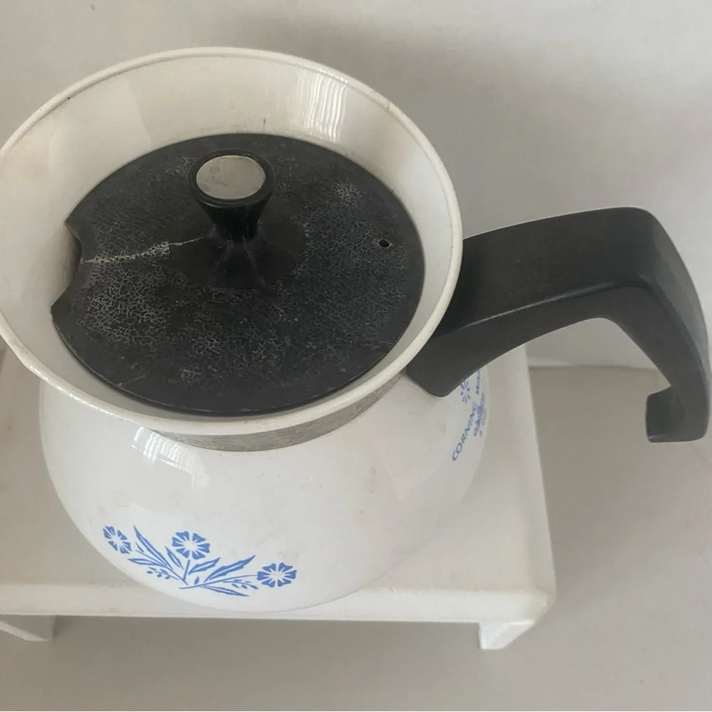Vintage Corning Ware Blue Cornflower 3 Cup Personal Teapot - Picture 2 of 5